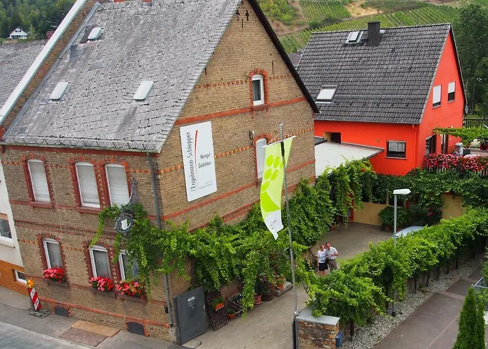 Weingut & Bioland Gaestehaus Engelmann-Schlepper 3*